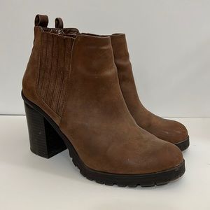 COPY - Chunky Lug Sole Round Toe Ankle Booties